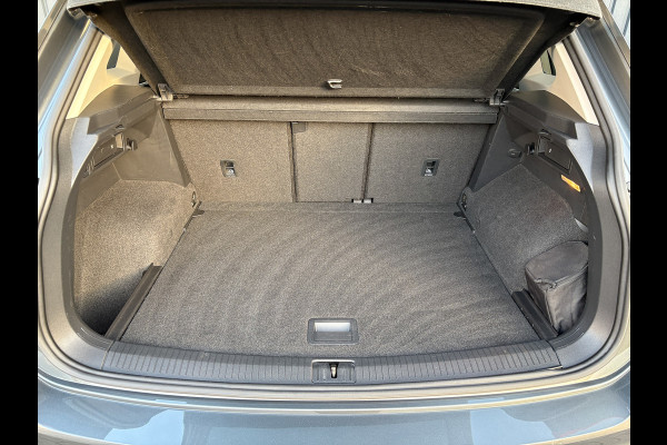 Volkswagen Tiguan 1.5 TSI R-Line Business | Trekhaak wegkl. | Head Up | Side Assist | Camera | LED | Prijs Rijklaar!!