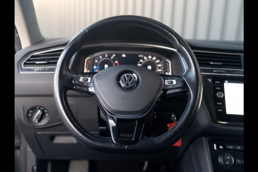 Volkswagen Tiguan 1.5 TSI R-Line Business | Trekhaak wegkl. | Head Up | Side Assist | Camera | LED | Prijs Rijklaar!!