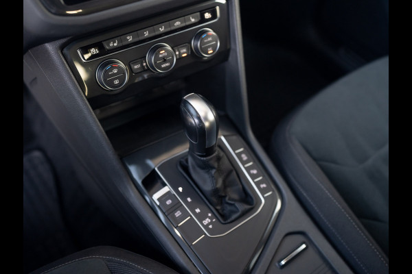 Volkswagen Tiguan 1.5 TSI R-Line Business | Trekhaak wegkl. | Head Up | Side Assist | Camera | LED | Prijs Rijklaar!!
