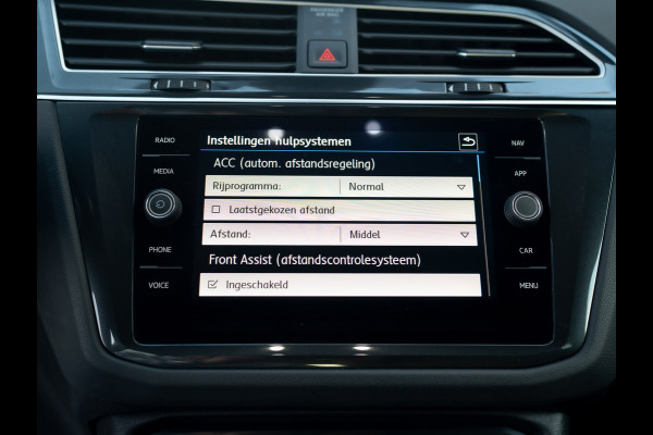 Volkswagen Tiguan 1.5 TSI R-Line Business | Trekhaak wegkl. | Head Up | Side Assist | Camera | LED | Prijs Rijklaar!!