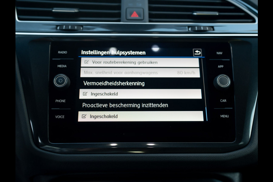 Volkswagen Tiguan 1.5 TSI R-Line Business | Trekhaak wegkl. | Head Up | Side Assist | Camera | LED | Prijs Rijklaar!!