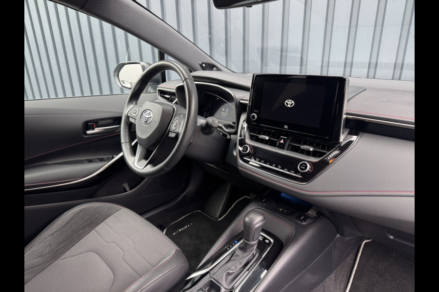 Toyota Corolla Touring Sports 2.0 Hybrid Executive / Bi tone | Sport stoelen | JBL | Head-up | 18 inch | Rijklaar!!