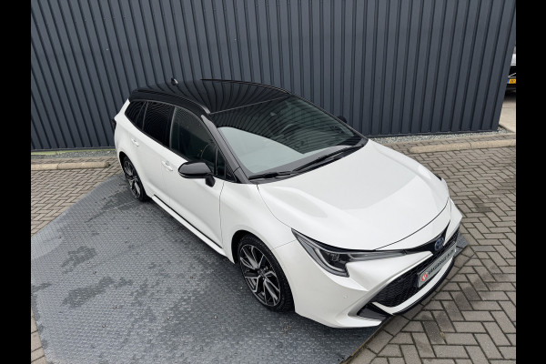 Toyota Corolla Touring Sports 2.0 Hybrid Executive / Bi tone | Sport stoelen | JBL | Head-up | 18 inch | Rijklaar!!