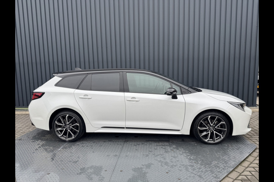 Toyota Corolla Touring Sports 2.0 Hybrid Executive / Bi tone | Sport stoelen | JBL | Head-up | 18 inch | Rijklaar!!