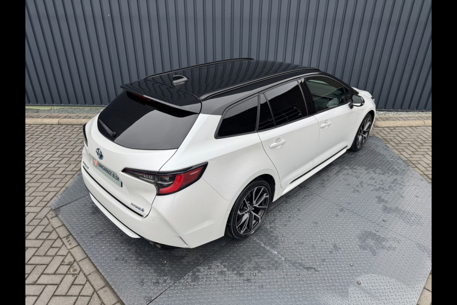 Toyota Corolla Touring Sports 2.0 Hybrid Executive / Bi tone | Sport stoelen | JBL | Head-up | 18 inch | Rijklaar!!