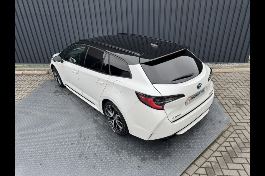 Toyota Corolla Touring Sports 2.0 Hybrid Executive / Bi tone | Sport stoelen | JBL | Head-up | 18 inch | Rijklaar!!
