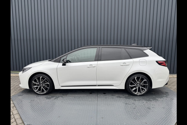 Toyota Corolla Touring Sports 2.0 Hybrid Executive / Bi tone | Sport stoelen | JBL | Head-up | 18 inch | Rijklaar!!