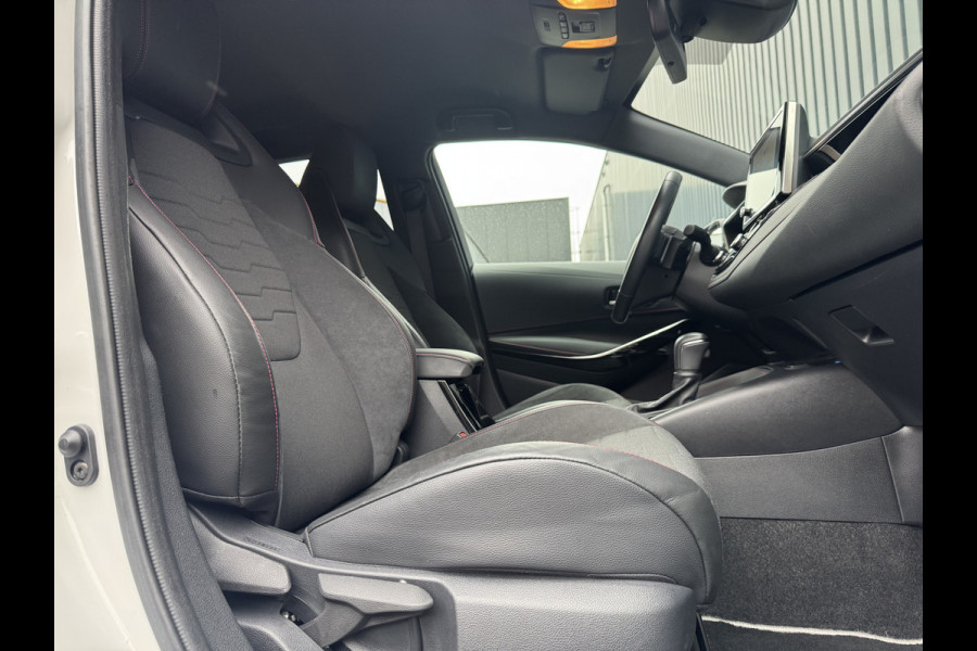 Toyota Corolla Touring Sports 2.0 Hybrid Executive / Bi tone | Sport stoelen | JBL | Head-up | 18 inch | Rijklaar!!