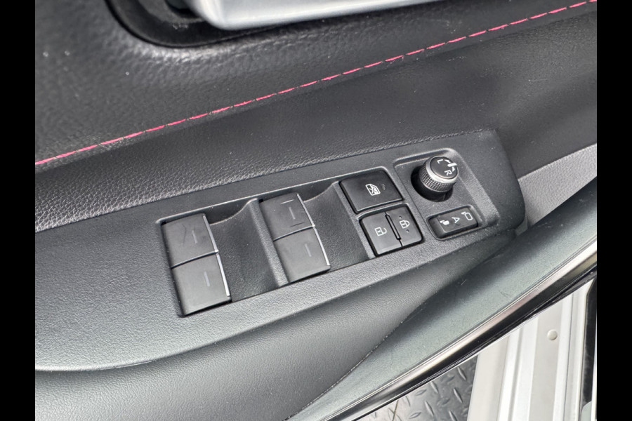 Toyota Corolla Touring Sports 2.0 Hybrid Executive / Bi tone | Sport stoelen | JBL | Head-up | 18 inch | Rijklaar!!
