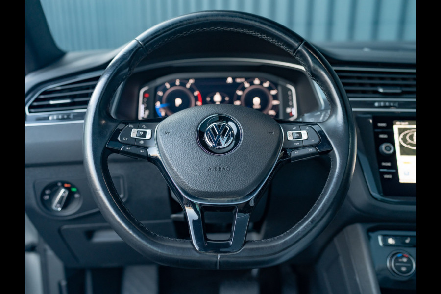 Volkswagen Tiguan 2.0 TSI 4Motion Highline Business R-Line | 360 camera | Panodak | Trekhaak wegkl. | Prijs Rijklaar!!