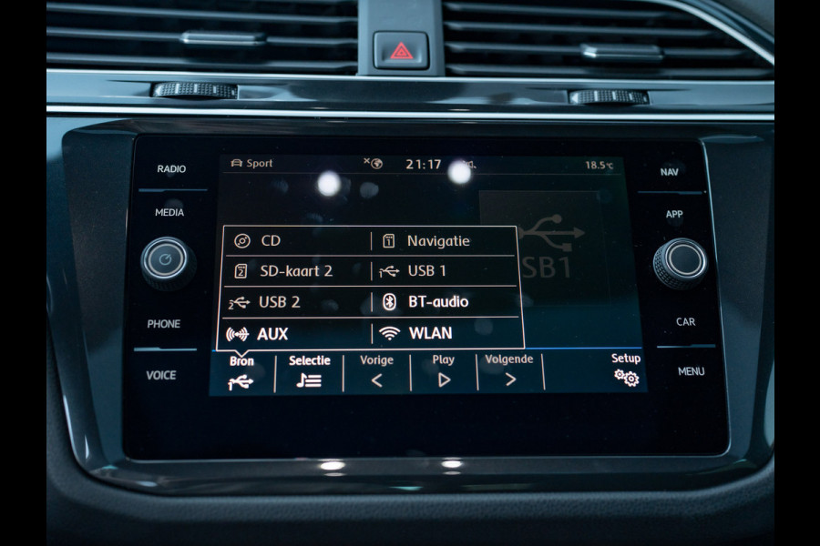Volkswagen Tiguan 2.0 TSI 4Motion Highline Business R-Line | 360 camera | Panodak | Trekhaak wegkl. | Prijs Rijklaar!!