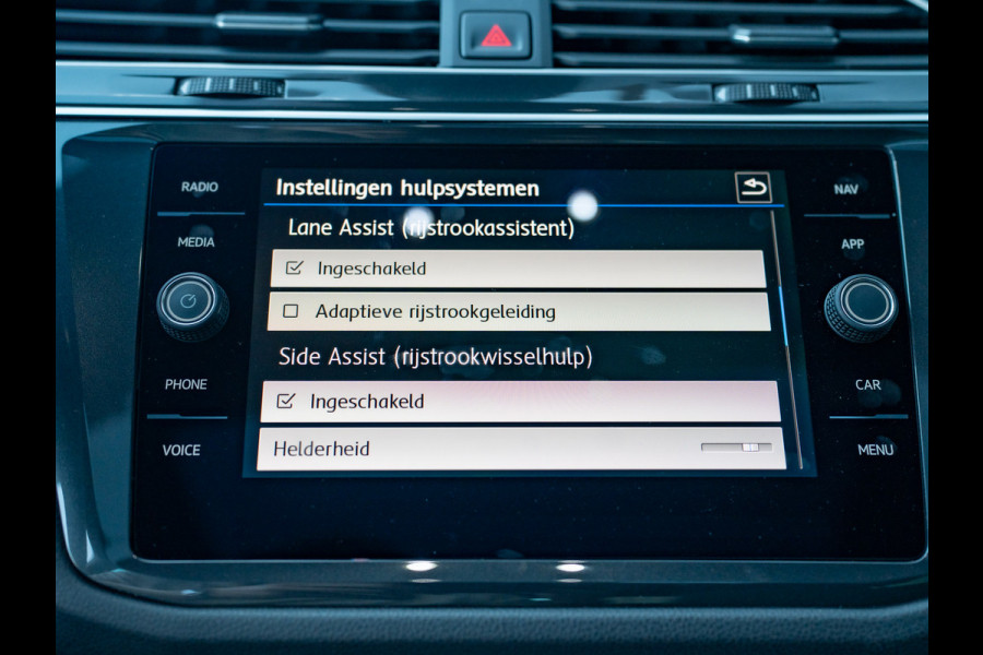 Volkswagen Tiguan 2.0 TSI 4Motion Highline Business R-Line | 360 camera | Panodak | Trekhaak wegkl. | Prijs Rijklaar!!