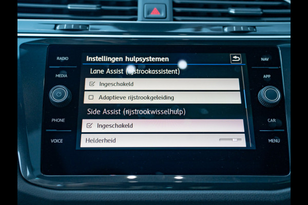 Volkswagen Tiguan 2.0 TSI 4Motion Highline Business R-Line | 360 camera | Panodak | Trekhaak wegkl. | Prijs Rijklaar!!