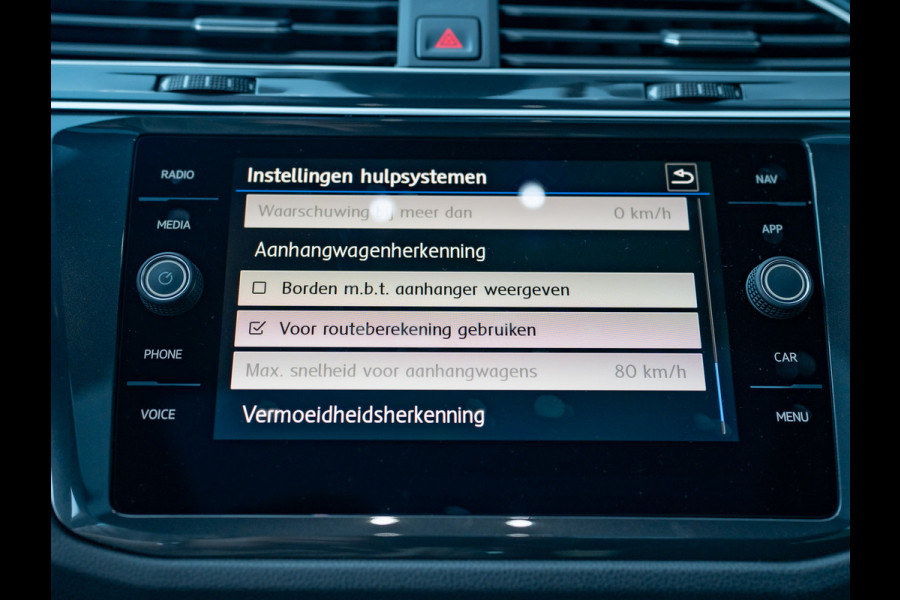 Volkswagen Tiguan 2.0 TSI 4Motion Highline Business R-Line | 360 camera | Panodak | Trekhaak wegkl. | Prijs Rijklaar!!