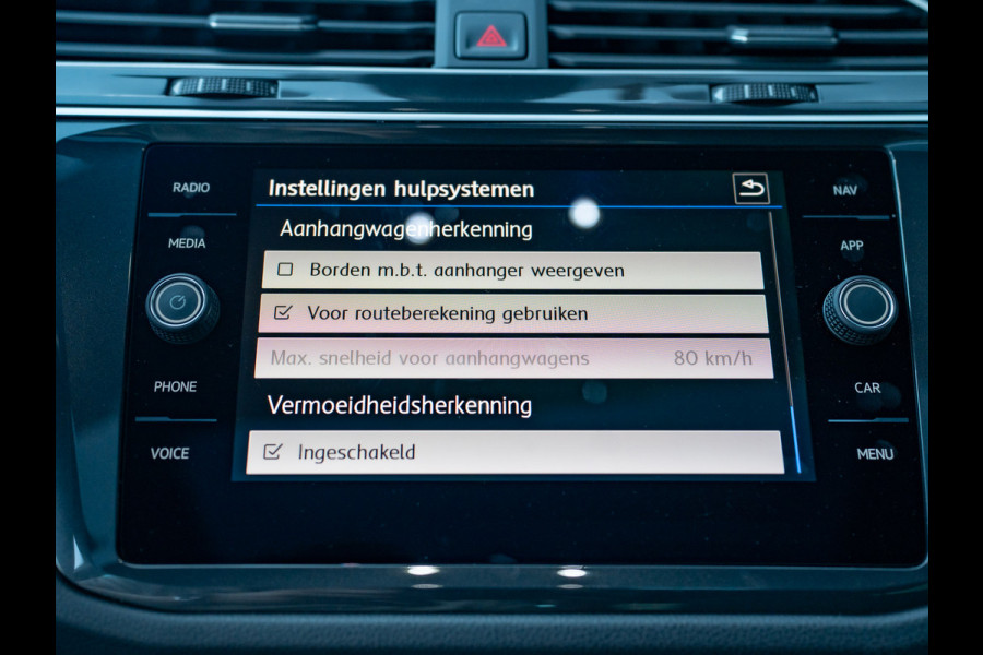 Volkswagen Tiguan 2.0 TSI 4Motion Highline Business R-Line | 360 camera | Panodak | Trekhaak wegkl. | Prijs Rijklaar!!