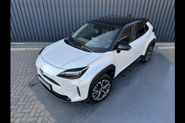 Toyota Yaris Cross 1.5 Hybrid AWD Executive / Bi tone | Pano dak | Trekhaak | JBL | BSM | 4x Allseason | Rijklaar!!