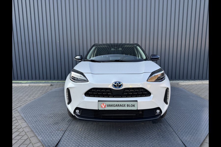 Toyota Yaris Cross 1.5 Hybrid AWD Executive / Bi tone | Pano dak | Trekhaak | JBL | BSM | 4x Allseason | Rijklaar!!