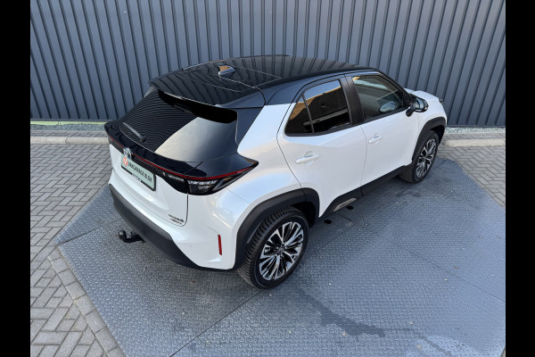 Toyota Yaris Cross 1.5 Hybrid AWD Executive / Bi tone | Pano dak | Trekhaak | JBL | BSM | 4x Allseason | Rijklaar!!