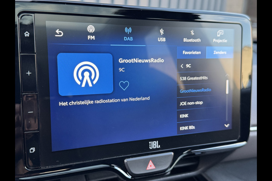 Toyota Yaris Cross 1.5 Hybrid AWD Executive / Bi tone | Pano dak | Trekhaak | JBL | BSM | 4x Allseason | Rijklaar!!