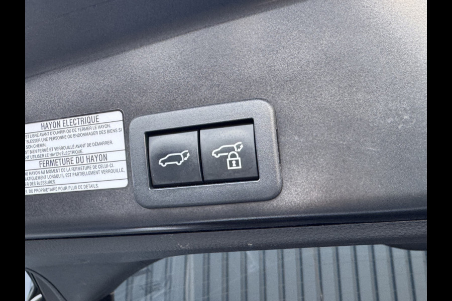 Toyota Yaris Cross 1.5 Hybrid AWD Executive / Bi tone | Pano dak | Trekhaak | JBL | BSM | 4x Allseason | Rijklaar!!