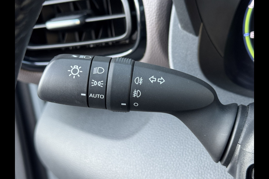 Toyota Yaris Cross 1.5 Hybrid AWD Executive / Bi tone | Pano dak | Trekhaak | JBL | BSM | 4x Allseason | Rijklaar!!