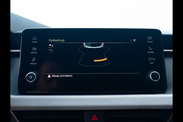 Škoda Kamiq 1.0 TSI Business Edition | Keyless | Stoelverwarming | Parkeersensoren | Prijs Rijklaar!!