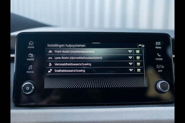 Škoda Kamiq 1.0 TSI Business Edition | Keyless | Stoelverwarming | Parkeersensoren | Prijs Rijklaar!!