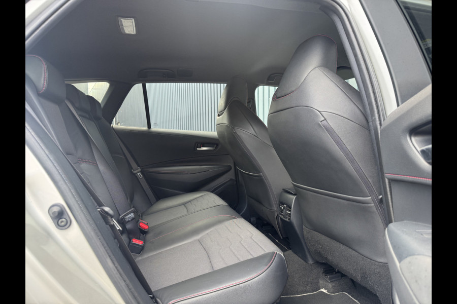 Toyota Corolla Touring Sports 2.0 Hybrid Executive / Bi tone | JBL | Head-up | 18 inch | PDC | Rijklaar!!!