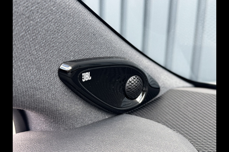 Toyota Corolla Touring Sports 2.0 Hybrid Executive / Bi tone | JBL | Head-up | 18 inch | PDC | Rijklaar!!!