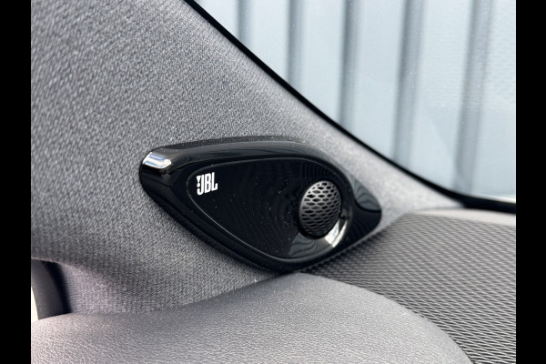 Toyota Corolla Touring Sports 2.0 Hybrid Executive / Bi tone | JBL | Head-up | 18 inch | PDC | Rijklaar!!!