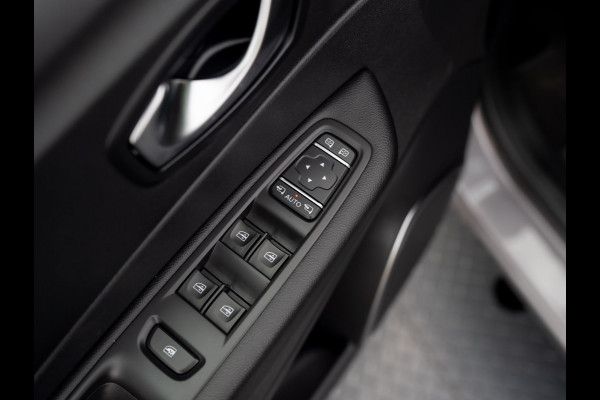 Renault Captur 1.3 TCe Intens | Panodak | Camera | Dodehoek sensoren | PDC V&A | Prijs Rijklaar!!