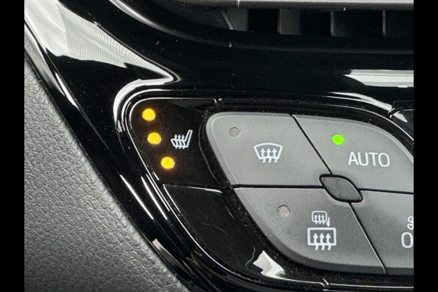 Toyota C-HR 1.8 Hybrid GR-Sport / bi tone | LED | Apple Carplay/Android Auto | 10 jr GARANTIE | Prijs Rijklaar!!