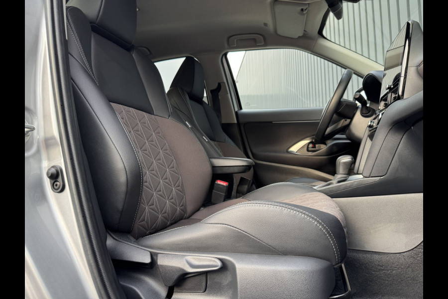 Toyota Yaris Cross 1.5 Hybrid 130 Executive / Bi tone AWD | Premium Pack( JBL, Elektrische achterklep, enz) | Rijklaar!!