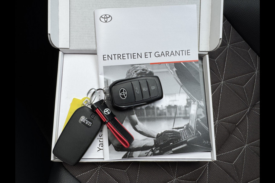 Toyota Yaris Cross 1.5 Hybrid 130 Executive / Bi tone AWD | Premium Pack( JBL, Elektrische achterklep, enz) | Rijklaar!!