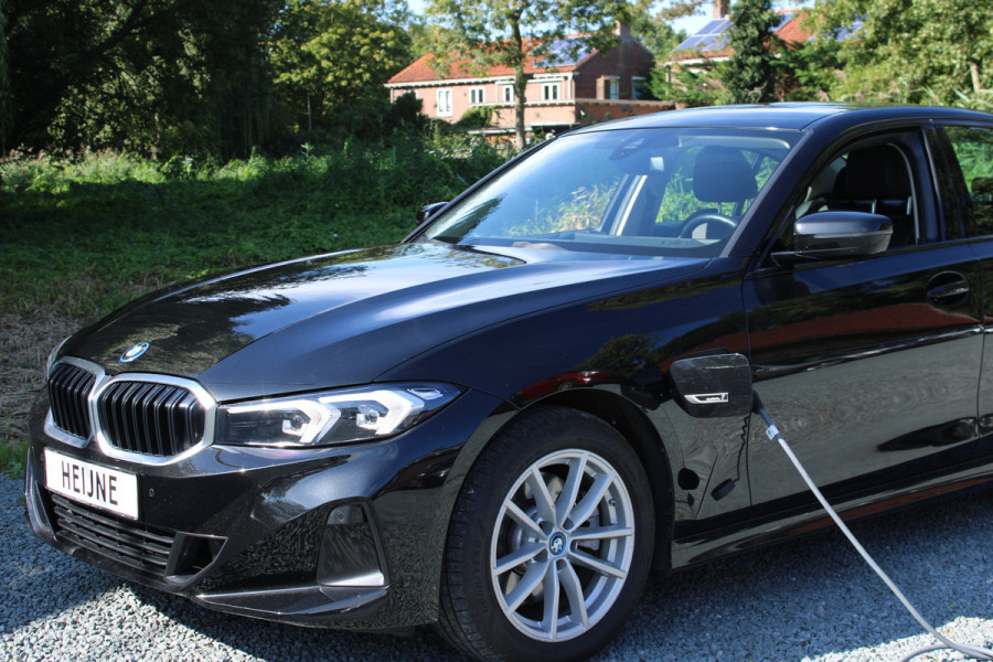 BMW 3-serie 320e 204PK PHEV BUSINESS SPORT LEDER/CARPLAY/NIEUW-TYPE