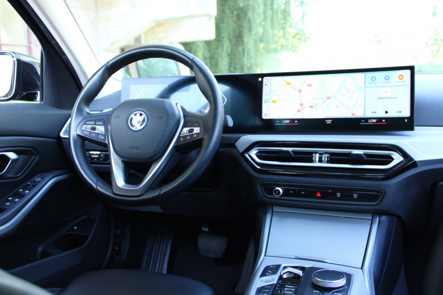 BMW 3-serie 320e 204PK PHEV BUSINESS SPORT LEDER/CARPLAY/NIEUW-TYPE