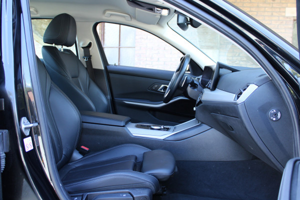 BMW 3-serie 320e 204PK PHEV BUSINESS SPORT LEDER/CARPLAY/NIEUW-TYPE