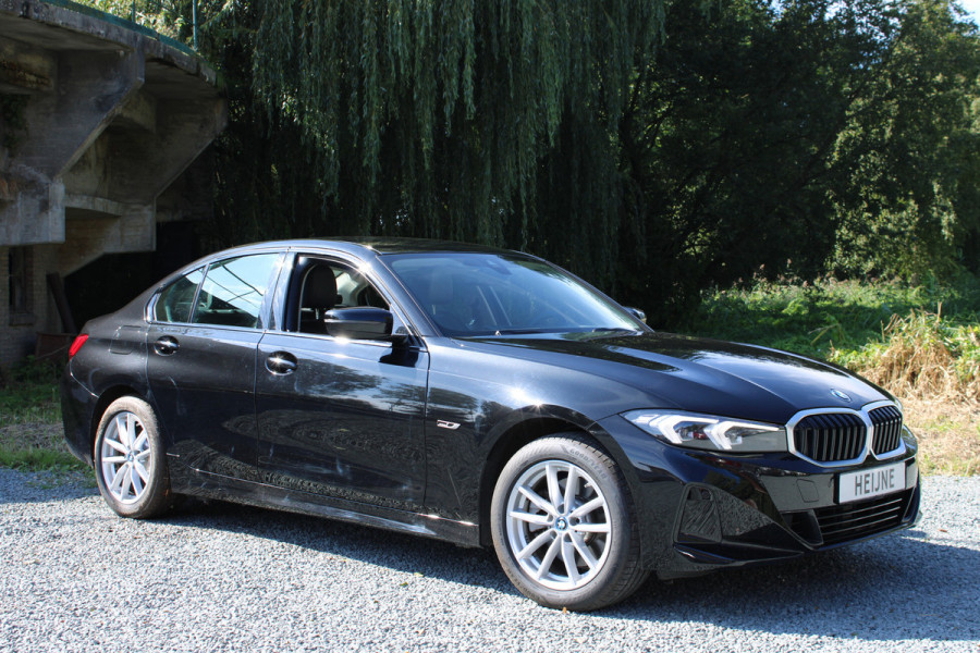 BMW 3-serie 320e 204PK PHEV BUSINESS SPORT LEDER/CARPLAY/NIEUW-TYPE