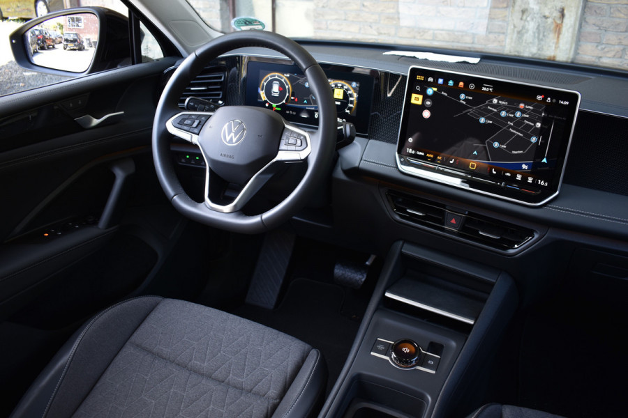 Volkswagen Tiguan 1.5 eTSI LIFE IQ-LIGHT/NAVI/TREKHAAK***