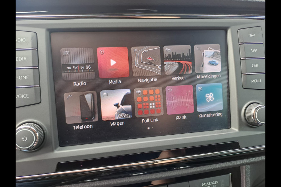 Seat Ateca 2.0 EcoTSI FR 4DRIVE | Automaat | LED | Trekhaak | Stoelverwarming | Park Assist | Elek. klep | All-season |