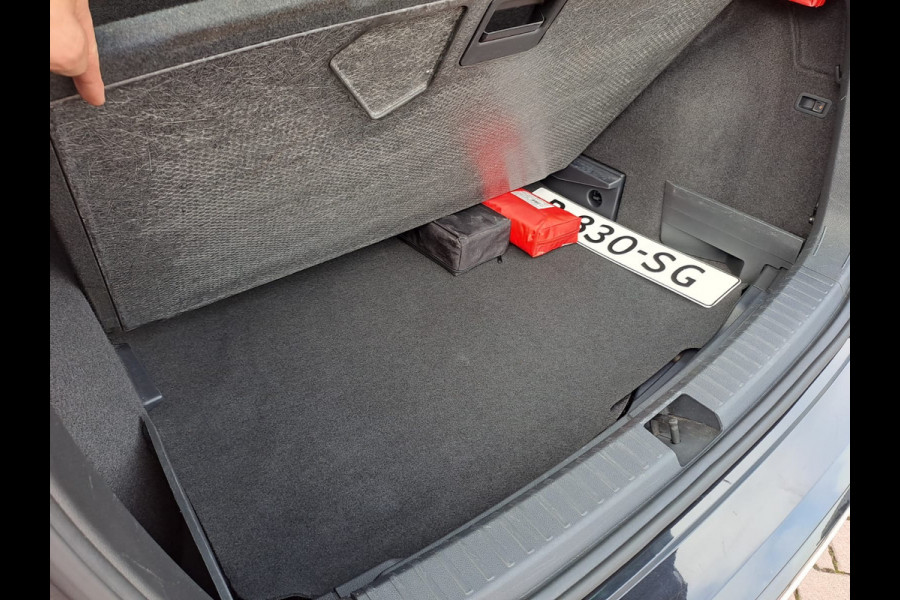 Seat Ateca 2.0 EcoTSI FR 4DRIVE | Automaat | LED | Trekhaak | Stoelverwarming | Park Assist | Elek. klep | All-season |