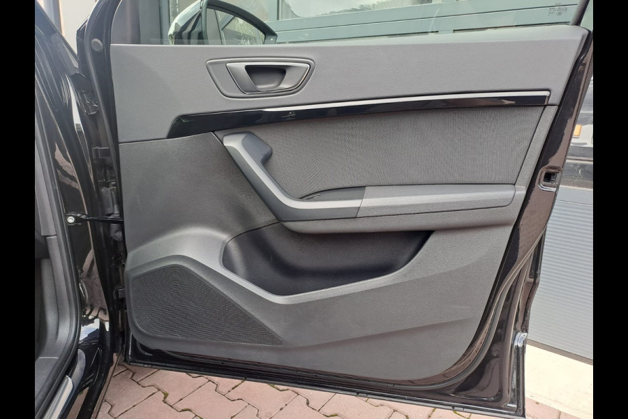 Seat Ateca 2.0 EcoTSI FR 4DRIVE | Automaat | LED | Trekhaak | Stoelverwarming | Park Assist | Elek. klep | All-season |