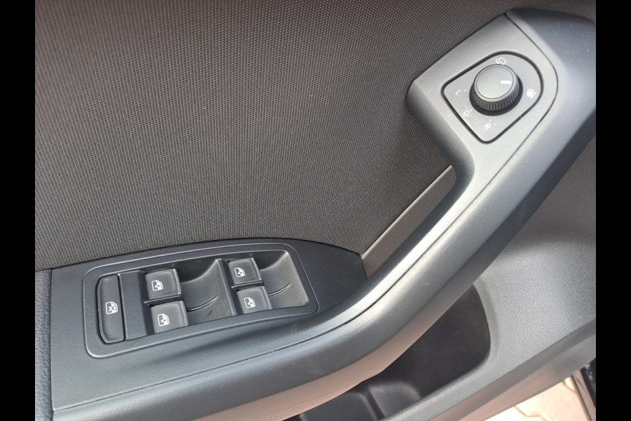 Seat Ateca 2.0 EcoTSI FR 4DRIVE | Automaat | LED | Trekhaak | Stoelverwarming | Park Assist | Elek. klep | All-season |