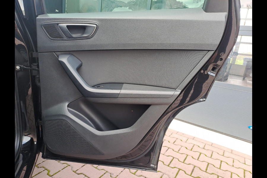 Seat Ateca 2.0 EcoTSI FR 4DRIVE | Automaat | LED | Trekhaak | Stoelverwarming | Park Assist | Elek. klep | All-season |