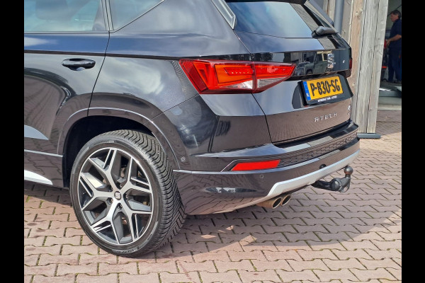 Seat Ateca 2.0 EcoTSI FR 4DRIVE | Automaat | LED | Trekhaak | Stoelverwarming | Park Assist | Elek. klep | All-season |