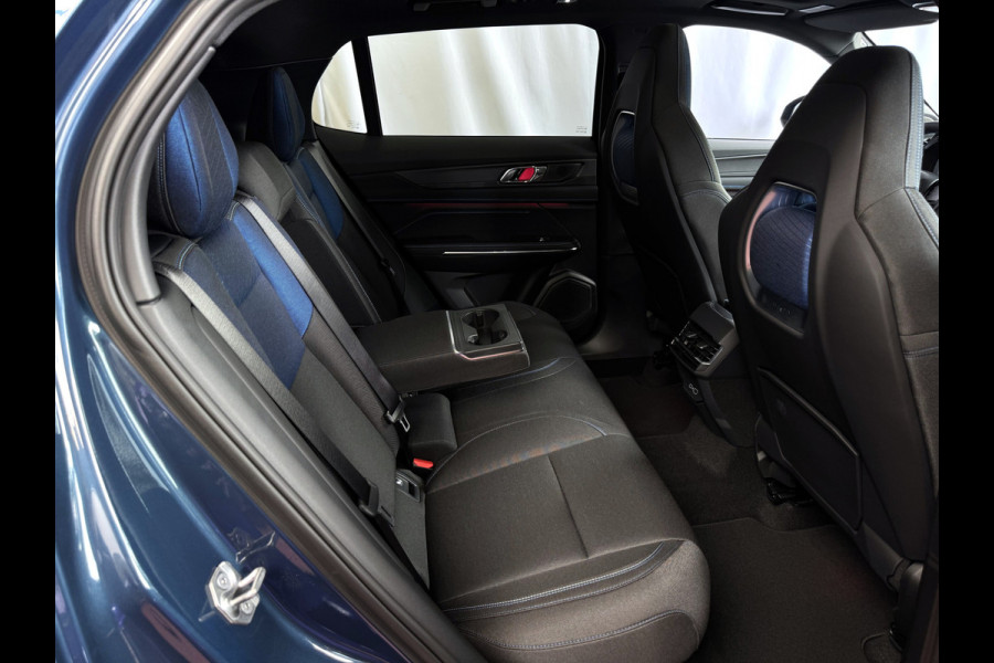 Lynk & Co 01 ✅ NIEUWE AUTO ✅ / STUUR/STOEL VERW. 1.5 261 PK ZWARTE HEMEL 360CAM 4 JAAR GARANTIE PHEV Plug-in Hybrid