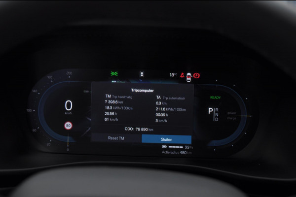 Volvo XC40 252PK Automaat Single Ext. Range Core / Lederen bekleding / Trekhaak / getint glas / Leder met alcantara interieur / Parkeersensoren met camera / Stoel - en stuurwielverwarming / Apple carplay