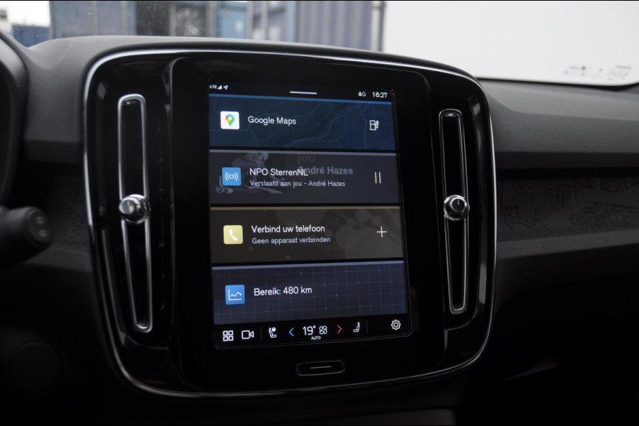 Volvo XC40 252PK Automaat Single Ext. Range Core / Lederen bekleding / Trekhaak / getint glas / Leder met alcantara interieur / Parkeersensoren met camera / Stoel - en stuurwielverwarming / Apple carplay