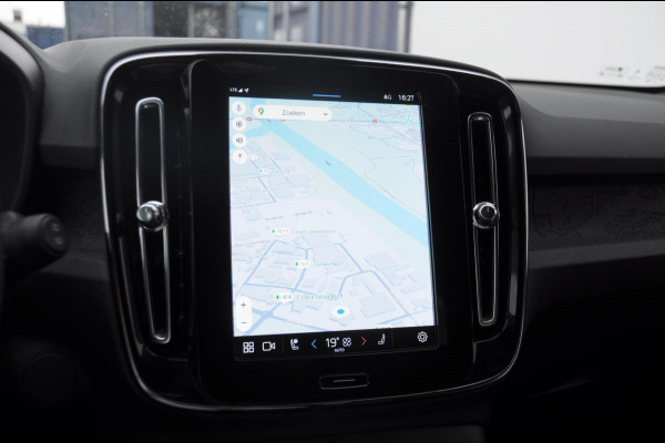 Volvo XC40 252PK Automaat Single Ext. Range Core / Lederen bekleding / Trekhaak / getint glas / Leder met alcantara interieur / Parkeersensoren met camera / Stoel - en stuurwielverwarming / Apple carplay