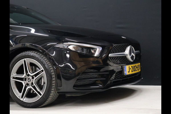 Mercedes-Benz A-Klasse 200 AMG Sport [SFEER, SCHUIFKANTELDAK, CAMERA, PDC 360, MEMORY SEATS, STOELVERWARMING, CRUISE CONTROL, FLIPPERS, NAVIGATIE, NIEUWSTAAT]